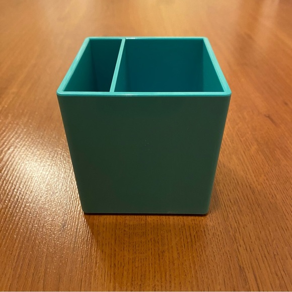 FREE IN A BUNDLE* Pen cup - Picture 5 of 8